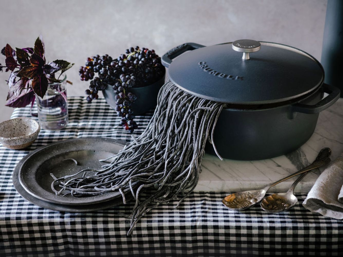 Classic Round Dutch Oven